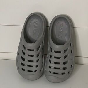 Oboz Gray Vented Slip-On Clogs
